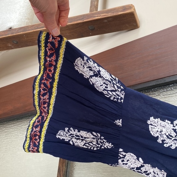 Anthropologie babydoll top in size Small fits to medium. Blue with embroidery - Picture 4 of 6